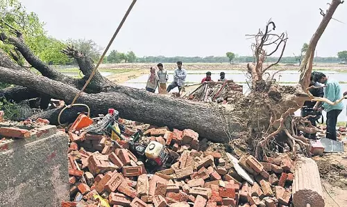 Delhi: वर्षाजनित घटनाओं में एक ही परिवार के चार सदस्यों की मौत, 4 घायल