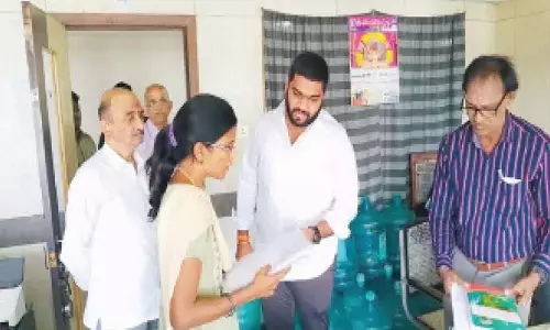 VMRDA अध्यक्ष ने विभिन्न विभागों का दौरा किया