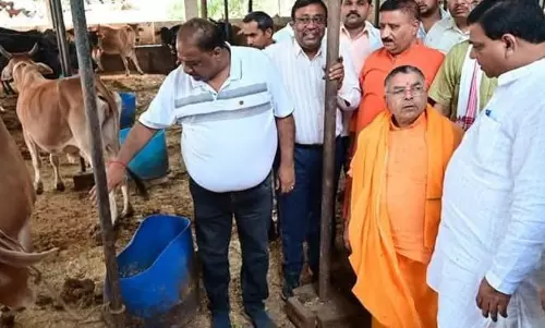 Bareilly: श्याम बिहारी ने गोशालाओं में लू से बचाव के लिए दिए निर्देश Bareilly: श्याम बिहारी ने गोशालाओं में लू से बचाव के लिए दिए निर्देश