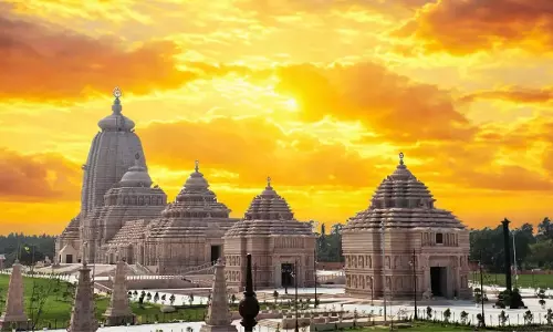 रेत शिल्पकार ने दीघा मंदिर के लिए जगन्नाथ धाम के इस्तेमाल पर पुरी नरेश से हस्तक्षेप की मांग की रेत शिल्पकार ने दीघा मंदिर के लिए जगन्नाथ धाम के इस्तेमाल पर पुरी नरेश से हस्तक्षेप की मांग की