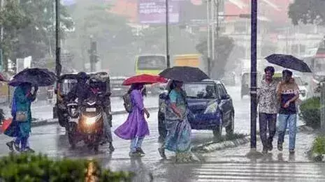 Kerala में भारी बारिश जारी रहेगी; तिरुवनंतपुरम समेत कई जिलों में विशेष चेतावनी Kerala में भारी बारिश जारी रहेगी; तिरुवनंतपुरम समेत कई जिलों में विशेष चेतावनी
