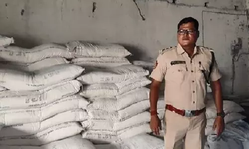 कटक में पुलिस ने डुप्लीकेट डिटर्जेंट बनाने वाली फैक्ट्री पर छापा मारा, 5 हिरासत में कटक में पुलिस ने डुप्लीकेट डिटर्जेंट बनाने वाली फैक्ट्री पर छापा मारा, 5 हिरासत में