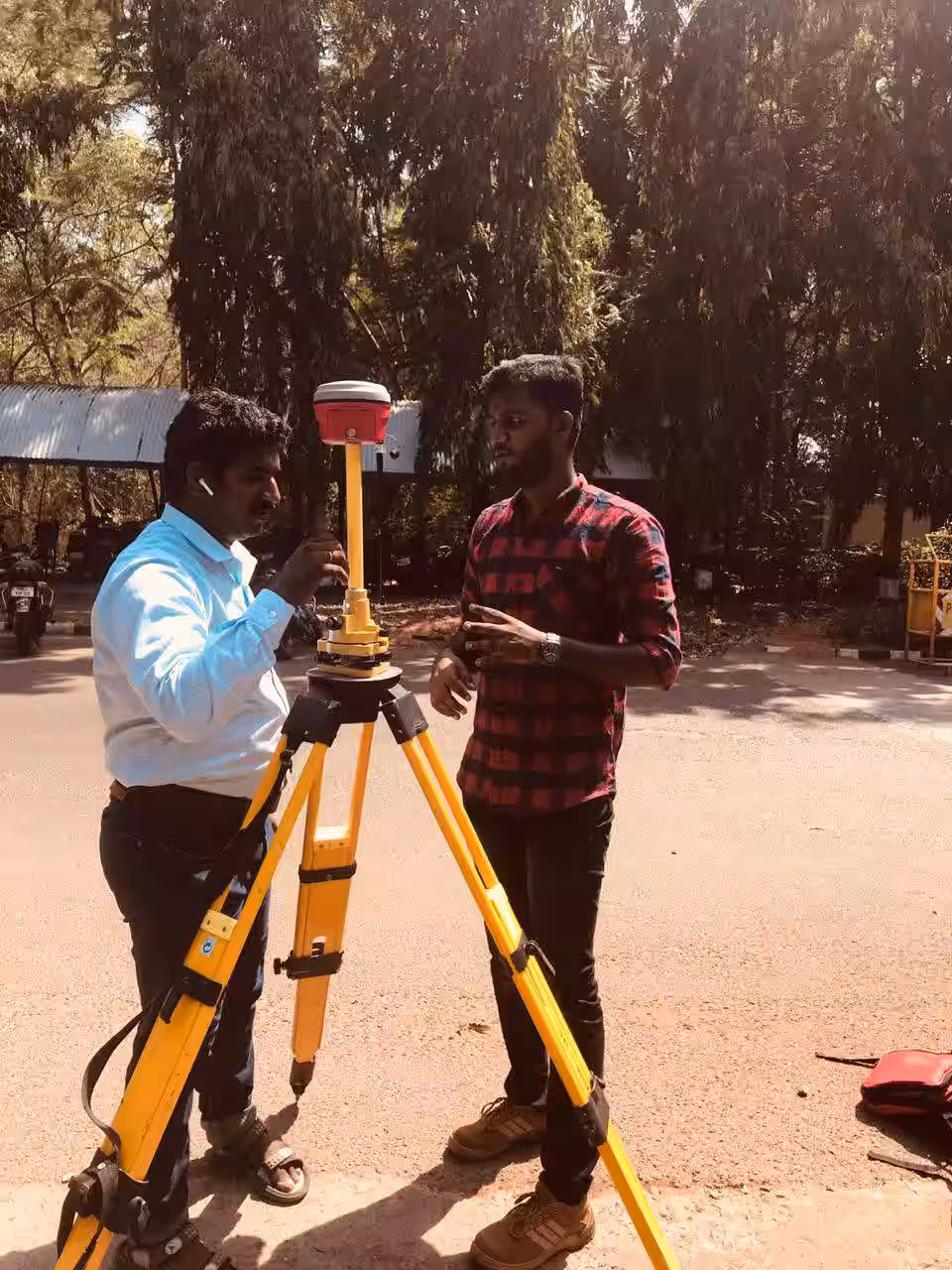 Puducherry सरकार ने लाइसेंस प्राप्त भूमि सर्वेक्षणकर्ताओं के लिए शुल्क संरचना और मानक तय किए