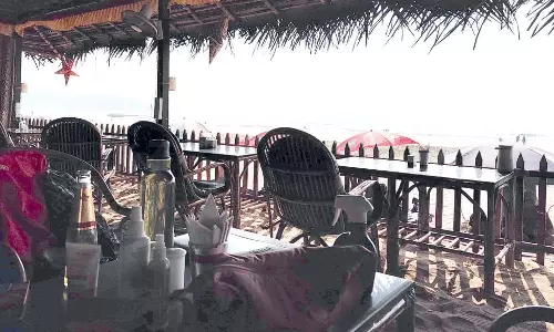 GOA: पर्यटन सीजन के खत्म होने के बाद झोपड़ी मालिकों ने मिश्रित किस्मत की रिपोर्ट दी GOA: पर्यटन सीजन के खत्म होने के बाद झोपड़ी मालिकों ने मिश्रित किस्मत की रिपोर्ट दी