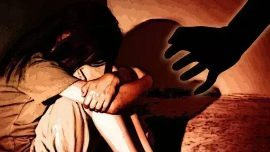 Damoh: चाचा ने 7 साल की बच्ची के साथ किया दुष्कर्म , आरोपी गिरफ्तार Damoh: चाचा ने 7 साल की बच्ची के साथ किया दुष्कर्म , आरोपी गिरफ्तार