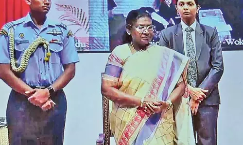 माता-पिता और बुजुर्गों का सम्मान करना हमारी संस्कृति का हिस्सा है : राष्ट्रपति द्रौपदी मुर्मू माता-पिता और बुजुर्गों का सम्मान करना हमारी संस्कृति का हिस्सा है : राष्ट्रपति द्रौपदी मुर्मू