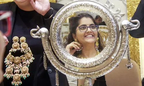 सोने की कीमत 94,000 रुपए प्रति 10 ग्राम से नीचे, चांदी सस्ती सोने की कीमत 94,000 रुपए प्रति 10 ग्राम से नीचे, चांदी सस्ती