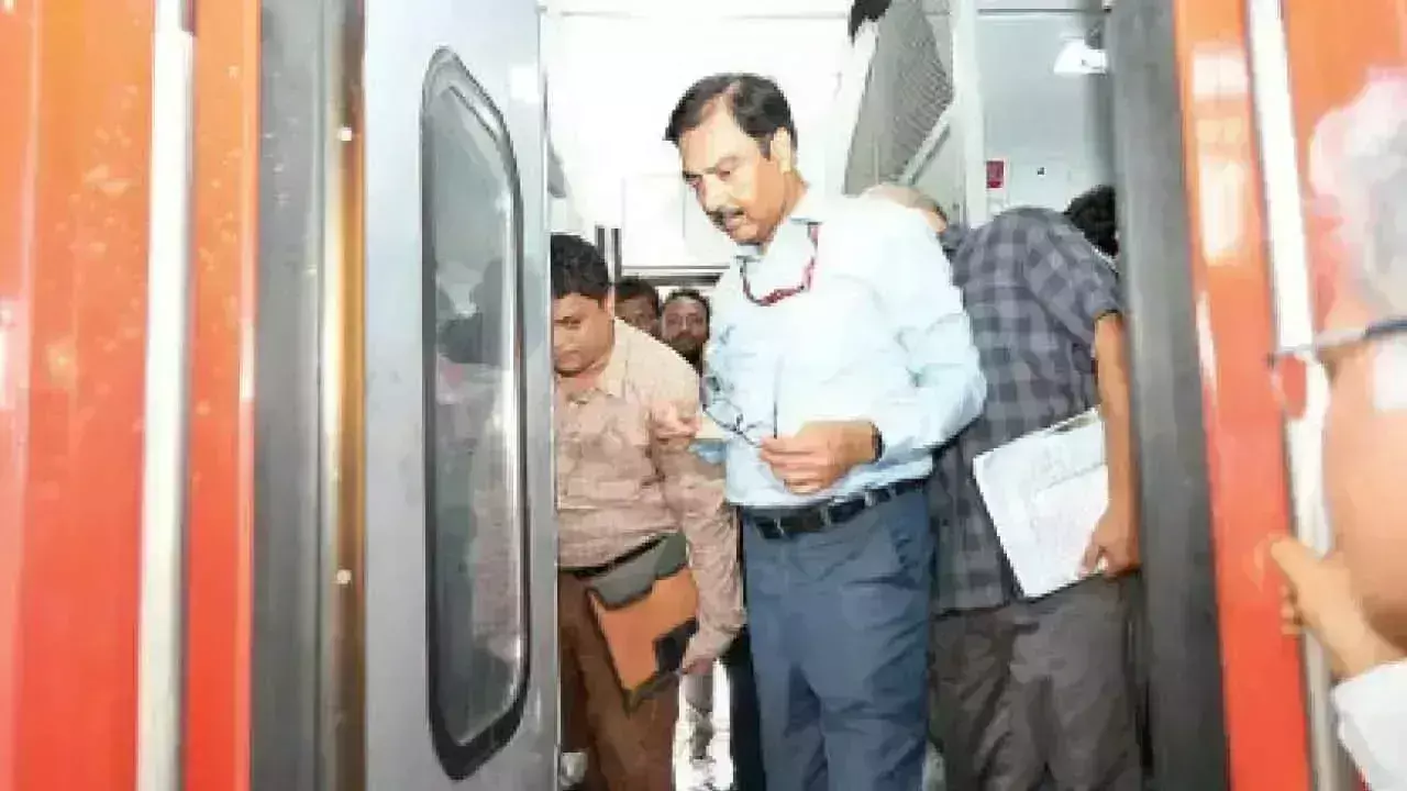 SCR GM ने बीजेडए रेलवे स्टेशन का निरीक्षण किया