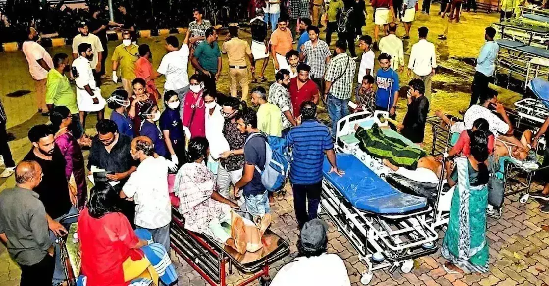 Kozhikode मेडिकल कॉलेज में आग, विस्फोट, धुआं सदमे और बचने की एक रात Kozhikode मेडिकल कॉलेज में आग, विस्फोट, धुआं सदमे और बचने की एक रात