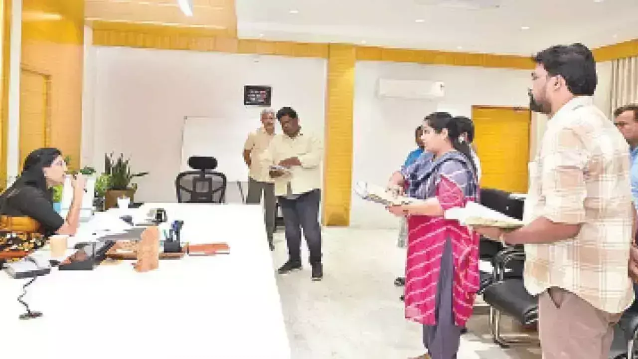 पुनः खोली गई PGRS याचिकाओं की समीक्षा की गई पुनः खोली गई PGRS याचिकाओं की समीक्षा की गई