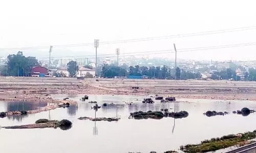 Jammu: हाईकोर्ट के प्रतिबंध के बावजूद तवी में अवैध खनन जारी