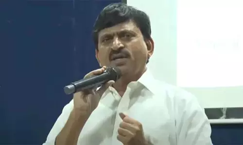 मकान केवल वास्तविक गरीबों को ही आवंटित किए जाने चाहिए इस पर कोई और बात नहीं है: मंत्री पोंगुलेटी मकान केवल वास्तविक गरीबों को ही आवंटित किए जाने चाहिए इस पर कोई और बात नहीं है: मंत्री पोंगुलेटी