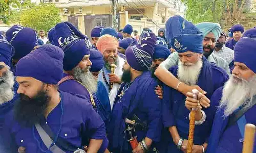 SSP कार्यालय के बाहर निहंगों का प्रदर्शन SSP कार्यालय के बाहर निहंगों का प्रदर्शन