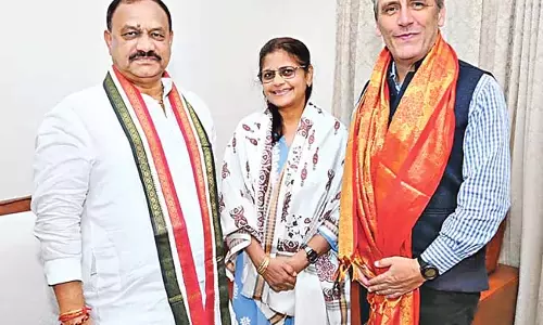 ब्रिटिश प्रतिनिधियों ने महेश कुमार गौड़ से मुलाकात की