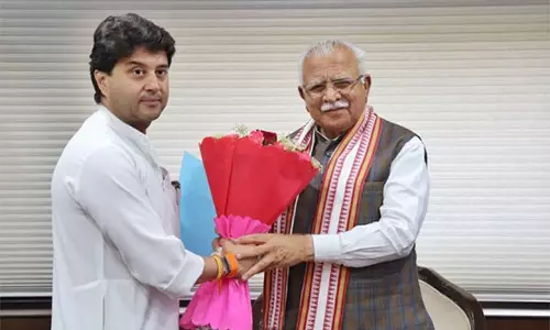 केंद्रीय मंत्री सिंधिया ने मनोहर लाल से मुलाकात की, ग्वालियर-चंबल क्षेत्र के विकास के लिए 250 करोड़ रुपये मांगे