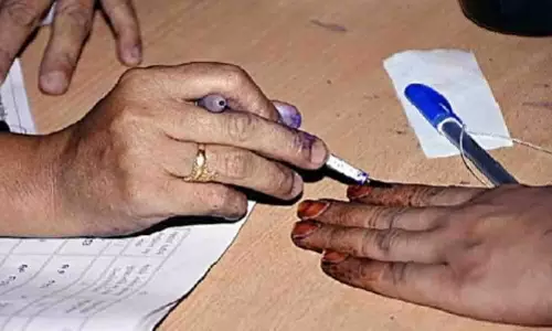Assam: पंचायत चुनाव के पहले चरण में छिटपुट घटनाएं Assam: पंचायत चुनाव के पहले चरण में छिटपुट घटनाएं