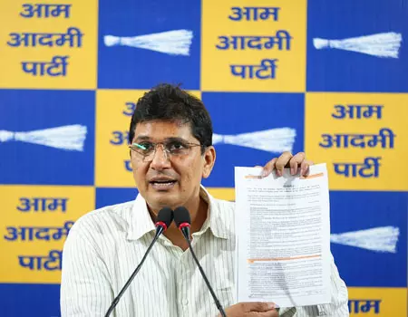 देवी बसों में करोड़ों का घोटाला, आप नेता का दिल्ली सरकार पर ‘मेक इन इंडिया’ शर्तों के उल्लंघन का आरोप देवी बसों में करोड़ों का घोटाला, आप नेता का दिल्ली सरकार पर ‘मेक इन इंडिया’ शर्तों के उल्लंघन का आरोप