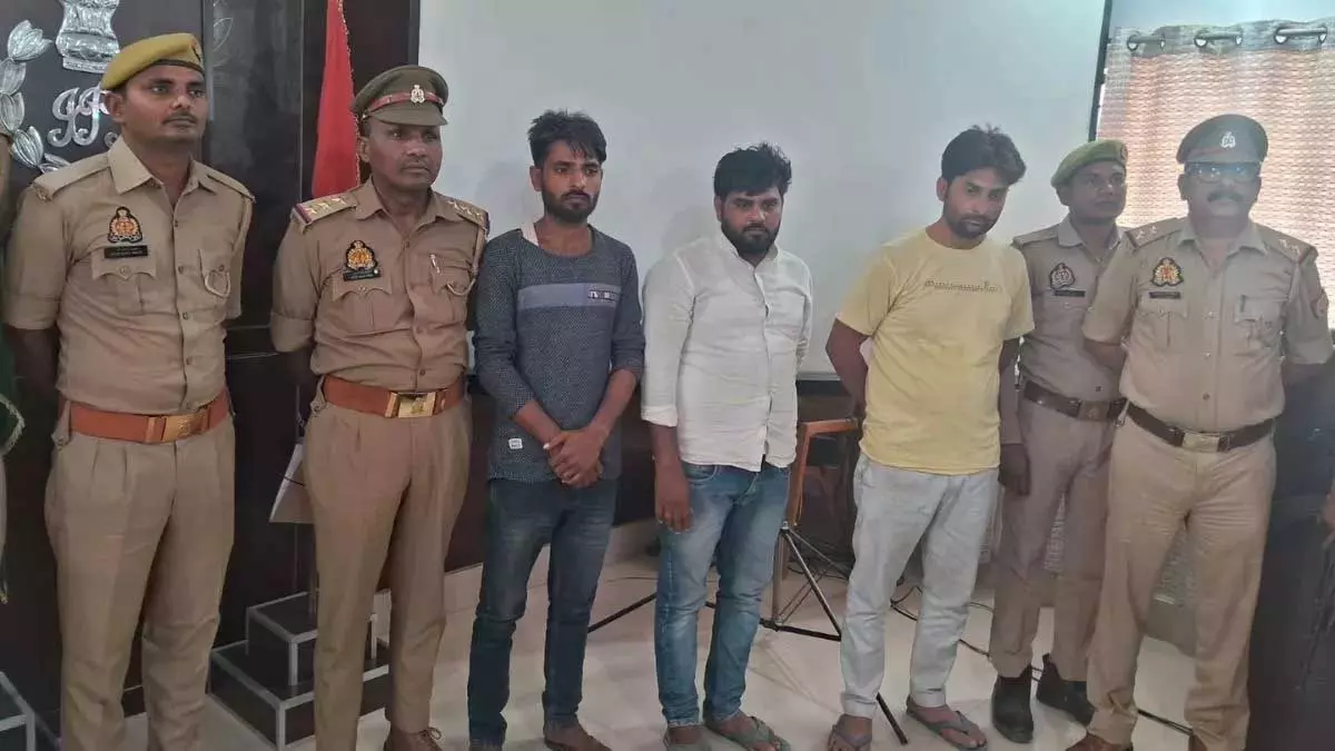 सनकी आशिक! प्रेमी ने ही युवती पर फेंका था तेजाब, वजह भी पता चली सनकी आशिक! प्रेमी ने ही युवती पर फेंका था तेजाब, वजह भी पता चली