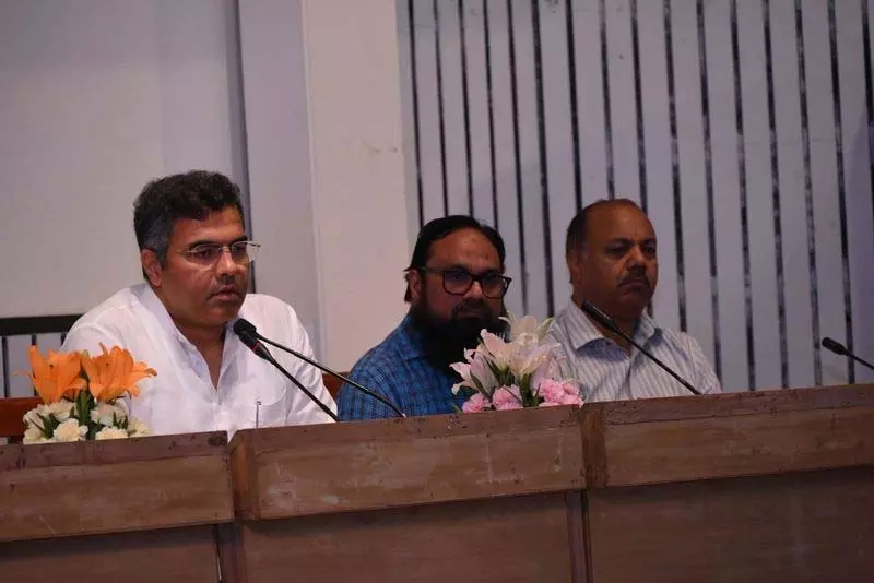 मलबा और नाली सफाई के लिए पीडब्ल्यूडी मंत्री ने 21 दिन का लक्ष्य रखा मलबा और नाली सफाई के लिए पीडब्ल्यूडी मंत्री ने 21 दिन का लक्ष्य रखा