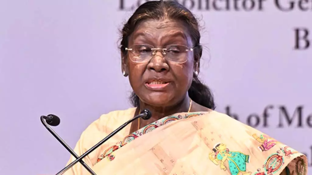 पंचायतों को विवादों को सुलझाने का कानूनी अधिकार है: राष्ट्रपति मुर्मू ने जोर दिया पंचायतों को विवादों को सुलझाने का कानूनी अधिकार है: राष्ट्रपति मुर्मू ने जोर दिया