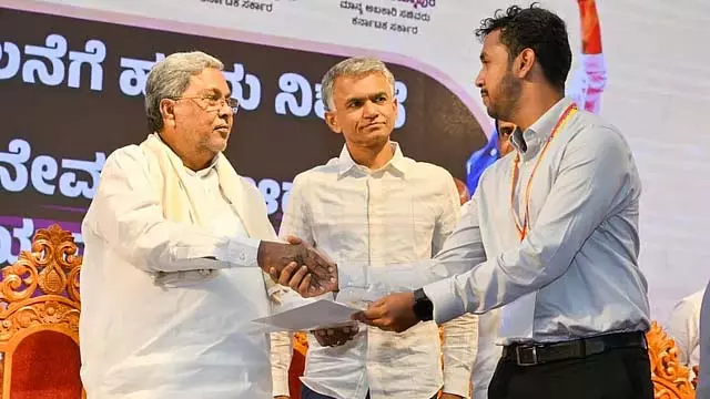 कर संग्रह का लक्ष्य पूरा होना चाहिए, इसमें समझौते का सवाल ही नहीं उठता: सीएम सिद्धारमैया कर संग्रह का लक्ष्य पूरा होना चाहिए, इसमें समझौते का सवाल ही नहीं उठता: सीएम सिद्धारमैया