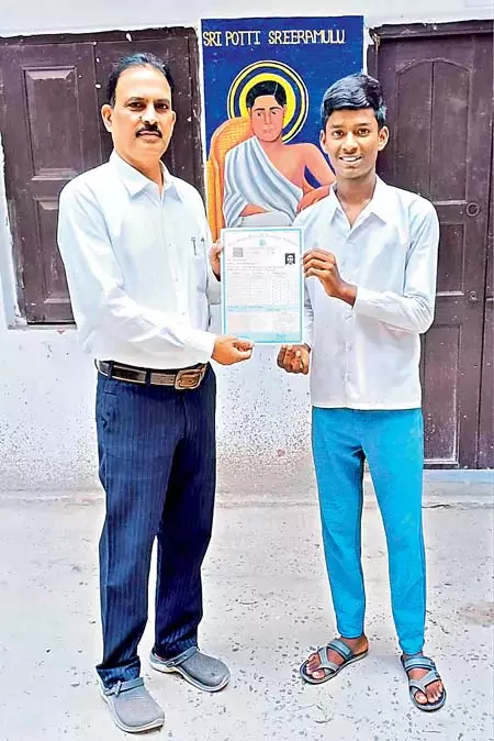 Padi में एस. श्रीनिवास राव की प्रतिभा Padi में एस. श्रीनिवास राव की प्रतिभा