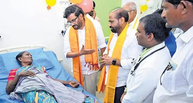 आंध्र के 1.65 करोड़ परिवारों को जल्द ही 25 लाख रुपये का स्वास्थ्य बीमा मिलेगा: Satya Kumar Yadav आंध्र के 1.65 करोड़ परिवारों को जल्द ही 25 लाख रुपये का स्वास्थ्य बीमा मिलेगा: Satya Kumar Yadav