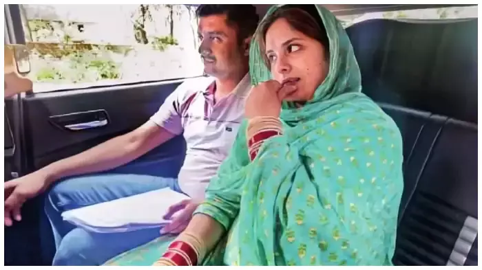 CRPF में तैनात सिपाही को नौकरी से बर्खास्त किया गया, क्या बोले मुनीर अहमद? CRPF में तैनात सिपाही को नौकरी से बर्खास्त किया गया, क्या बोले मुनीर अहमद?