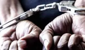 Himachal Pradesh: नशे के खिलाफ पुलिस की बड़ी कार्रवाई, 2 मुख्य चिट्टा सप्लायर गिरफ्तार Himachal Pradesh: नशे के खिलाफ पुलिस की बड़ी कार्रवाई, 2 मुख्य चिट्टा सप्लायर गिरफ्तार