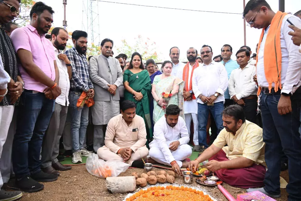 रायपुर पश्चिम को मिली उच्च शिक्षा की नई सौगात रायपुर पश्चिम को मिली उच्च शिक्षा की नई सौगात