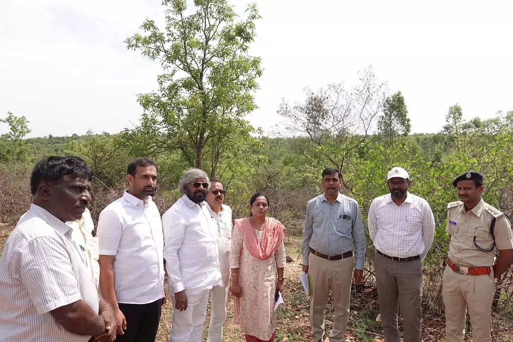 Karnataka : शीबी वन भूमि की सुरक्षा के निर्देश Karnataka : शीबी वन भूमि की सुरक्षा के निर्देश
