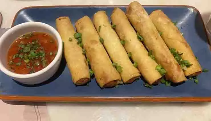 Chole Roll: इसका स्वाद परिवार के सभी सदस्यों का मन मोह लेगा Chole Roll: इसका स्वाद परिवार के सभी सदस्यों का मन मोह लेगा
