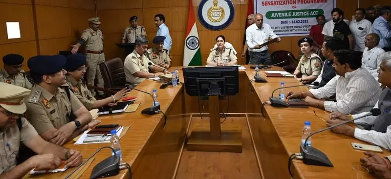 Haryana : पुलिस कमिश्नर ने सोनीपत के व्यापारियों से मुलाकात की Haryana : पुलिस कमिश्नर ने सोनीपत के व्यापारियों से मुलाकात की