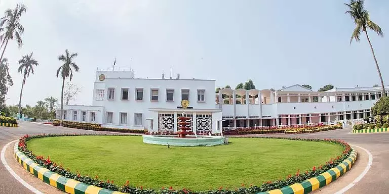 Odisha राजभवन जल्द ही पूरी तरह सौर ऊर्जा से संचालित होगा Odisha राजभवन जल्द ही पूरी तरह सौर ऊर्जा से संचालित होगा