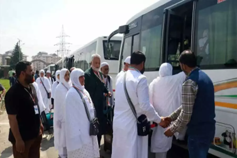 जम्मू-कश्मीर से हज यात्रियों की पहली उड़ान आज सऊदी अरब के लिए रवाना होगी जम्मू-कश्मीर से हज यात्रियों की पहली उड़ान आज सऊदी अरब के लिए रवाना होगी