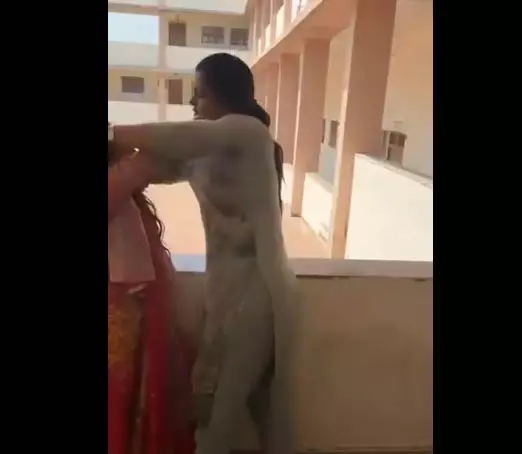 प्रिंसिपल और लाइब्रेरियन सस्पेंड, फाईटिंग वीडियो पर शिक्षा विभाग ने लिया संज्ञान प्रिंसिपल और लाइब्रेरियन सस्पेंड, फाईटिंग वीडियो पर शिक्षा विभाग ने लिया संज्ञान