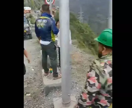 3 आर्मी मैन शहीद, सेना का वाहन खाई में गिरा 3 आर्मी मैन शहीद, सेना का वाहन खाई में गिरा