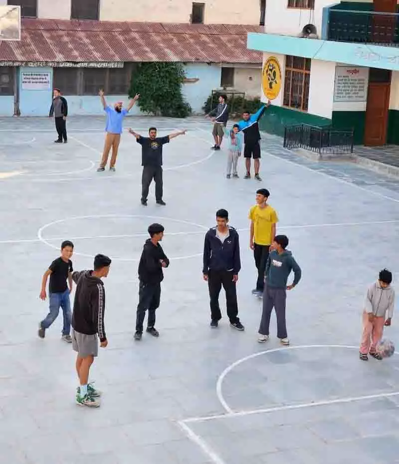 Katrine School में खेल अवसंरचना को बढ़ावा देने के लिए समुदाय एकजुट हुआ Katrine School में खेल अवसंरचना को बढ़ावा देने के लिए समुदाय एकजुट हुआ