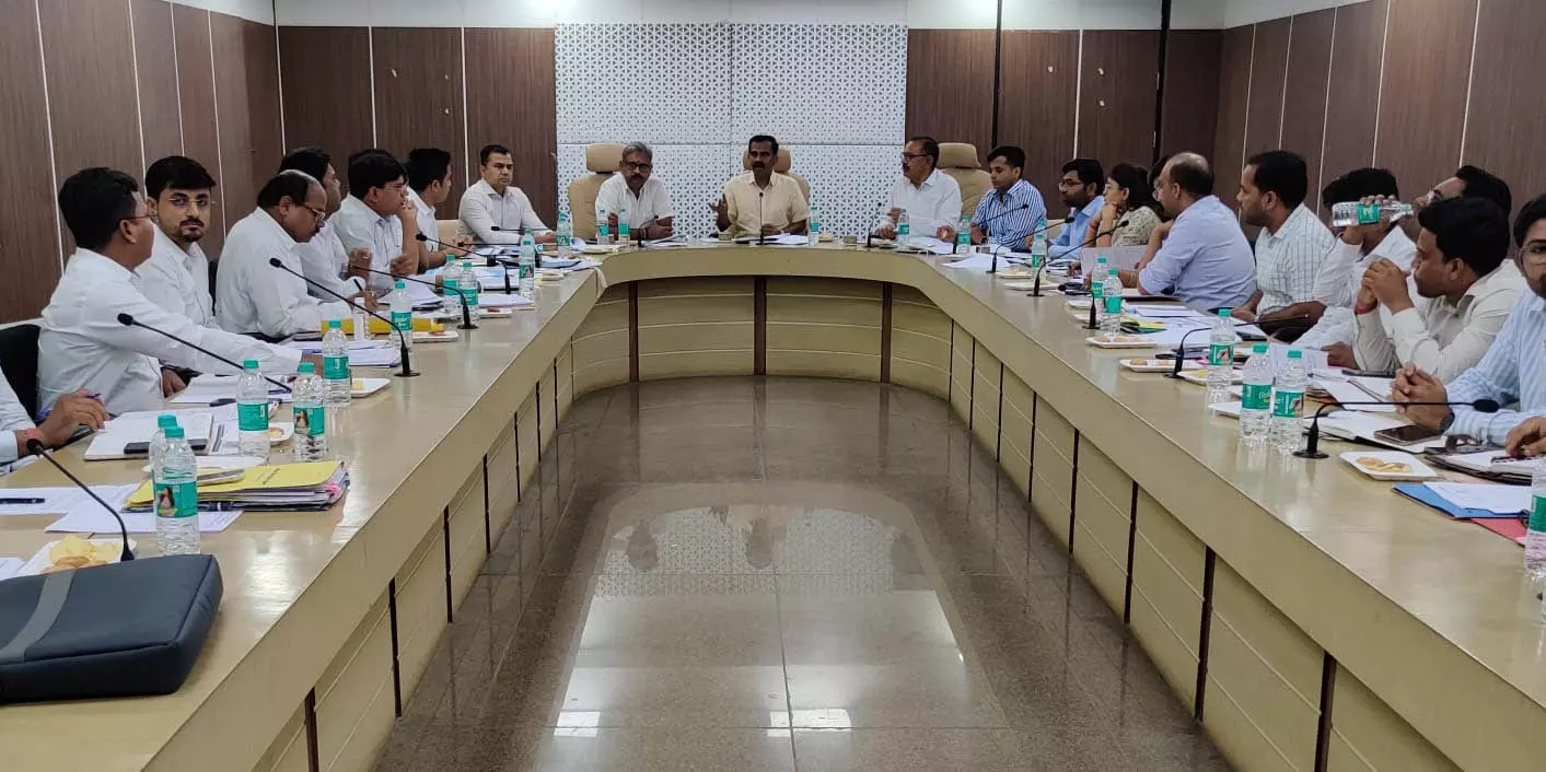 हाई सिक्योरिटी नम्बर प्लेट के संबंध में नवा रायपुर मंत्रालय में हुई अहम बैठक हाई सिक्योरिटी नम्बर प्लेट के संबंध में नवा रायपुर मंत्रालय में हुई अहम बैठक