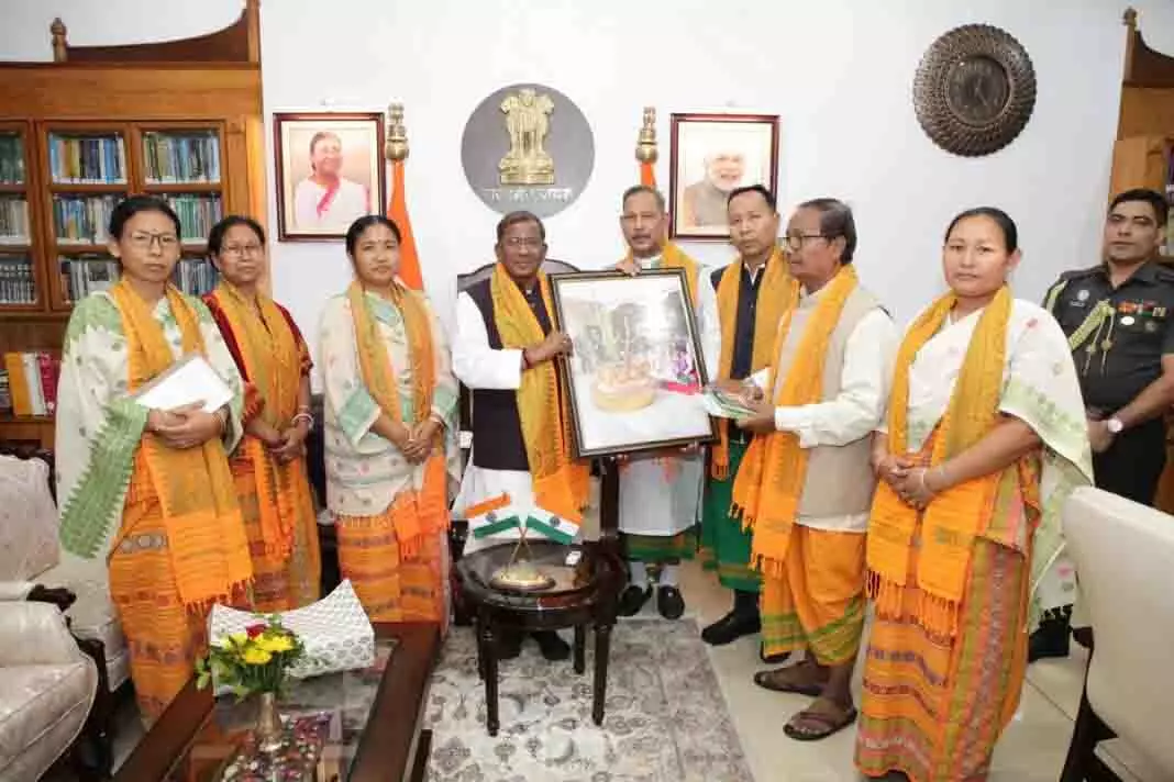 कोकराझार सांस्कृतिक केंद्र के प्रतिनिधिमंडल ने राज्यपाल Laxman Prasad आचार्य से मुलाकात की कोकराझार सांस्कृतिक केंद्र के प्रतिनिधिमंडल ने राज्यपाल Laxman Prasad आचार्य से मुलाकात की