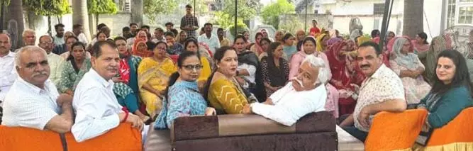 Sadhotra ने महिलाओं से सामाजिक परिवर्तन में भूमिका निभाने का आह्वान किया Sadhotra ने महिलाओं से सामाजिक परिवर्तन में भूमिका निभाने का आह्वान किया