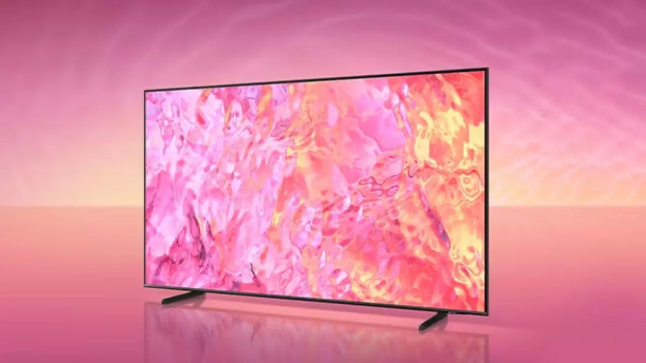 Samsung ने Rs 31,490 से शुरू होने वाले नए QLED, Crystal 4K TV किए लॉन्च Samsung ने Rs 31,490 से शुरू होने वाले नए QLED, Crystal 4K TV किए लॉन्च