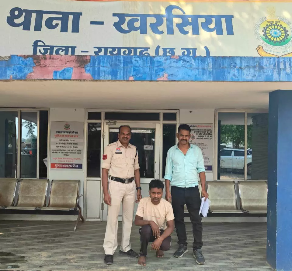 अवैध शराब परिवहन करते युवक गिरफ्तार, 35 पाव देशी-विदेशी शराब और पैशन प्रो बाइक जब्त अवैध शराब परिवहन करते युवक गिरफ्तार, 35 पाव देशी-विदेशी शराब और पैशन प्रो बाइक जब्त