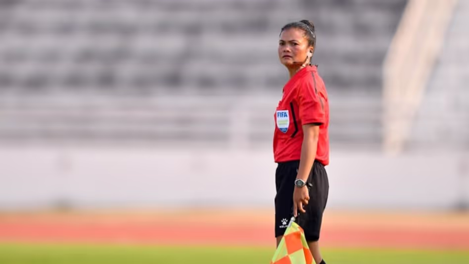 AIFF की पहली सर्वश्रेष्ठ महिला सहायक रेफरी बनकर इतिहास रच दिया AIFF की पहली सर्वश्रेष्ठ महिला सहायक रेफरी बनकर इतिहास रच दिया