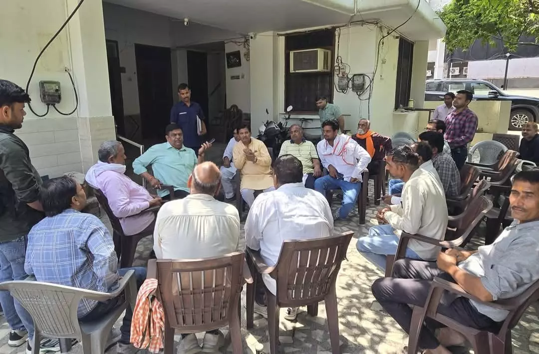 Jaipur: वन मंत्री ने जनसुनवाई कर परिवेदनाओं के त्वरित निस्तारण के दिए निर्देश Jaipur: वन मंत्री ने जनसुनवाई कर परिवेदनाओं के त्वरित निस्तारण के दिए निर्देश