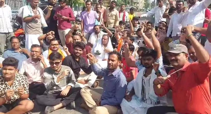 छात्र से उतरवाया जनेऊ, फिर मिली अंदर आने की अनुमति छात्र से उतरवाया जनेऊ, फिर मिली अंदर आने की अनुमति