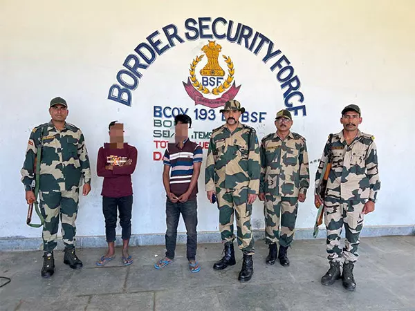 BSF मेघालय ने अवैध प्रवेश के लिए 5 बांग्लादेशी नागरिकों को पकड़ा BSF मेघालय ने अवैध प्रवेश के लिए 5 बांग्लादेशी नागरिकों को पकड़ा