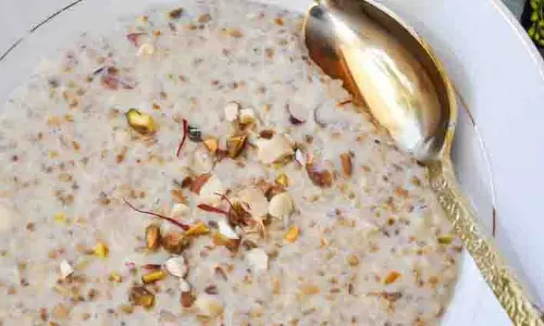 Oats Kheer: इस पौष्टिक स्वीट डिश को खास मौकों पर बना सकते हैं Oats Kheer: इस पौष्टिक स्वीट डिश को खास मौकों पर बना सकते हैं