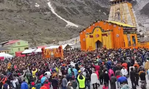 केदारनाथ में बाबा के दर्शन के लिए आए श्रद्धालु प्रशासन की टोकन व्यवस्था से खुश केदारनाथ में बाबा के दर्शन के लिए आए श्रद्धालु प्रशासन की टोकन व्यवस्था से खुश