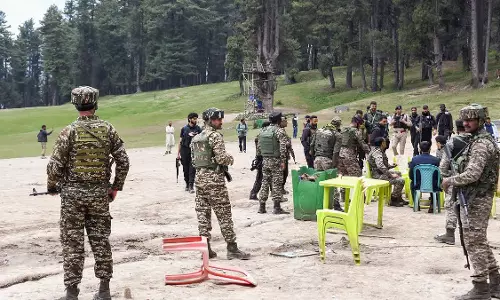 विदेश मंत्री जयशंकर ने रूसी विदेश मंत्री लावरोव के साथ पहलगाम आतंकी हमले पर चर्चा की विदेश मंत्री जयशंकर ने रूसी विदेश मंत्री लावरोव के साथ पहलगाम आतंकी हमले पर चर्चा की
